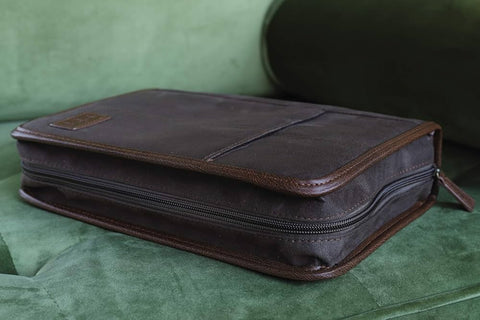 Image of Forro de Biblia Extra Grande Gamuza Café Aviador 3 Cruces