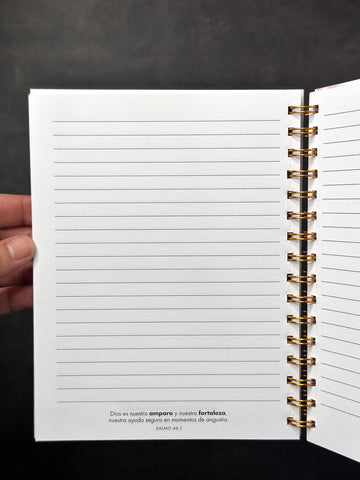 Image of Libreta de Anillas con Elásico Mujer Ejemplar