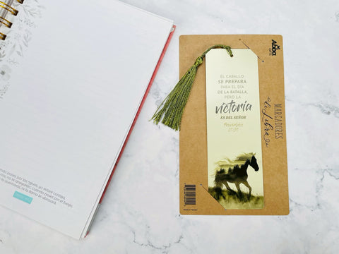 Image of Marcador de Libro con Tassel. El Caballo se Prepara