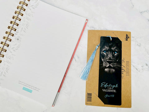 Image of Marcador de Libro con Tassel. Esfuérzate y sé Valiente