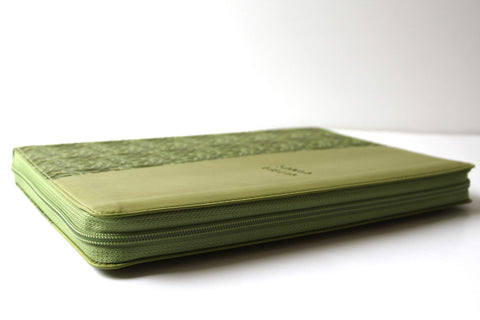 Image of Biblia RVR 1960 Letra Grande Símil Piel Verde con Cierre